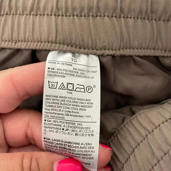 Banana Republic Air stretch jogger pants in taupe - Picture 8 of 10